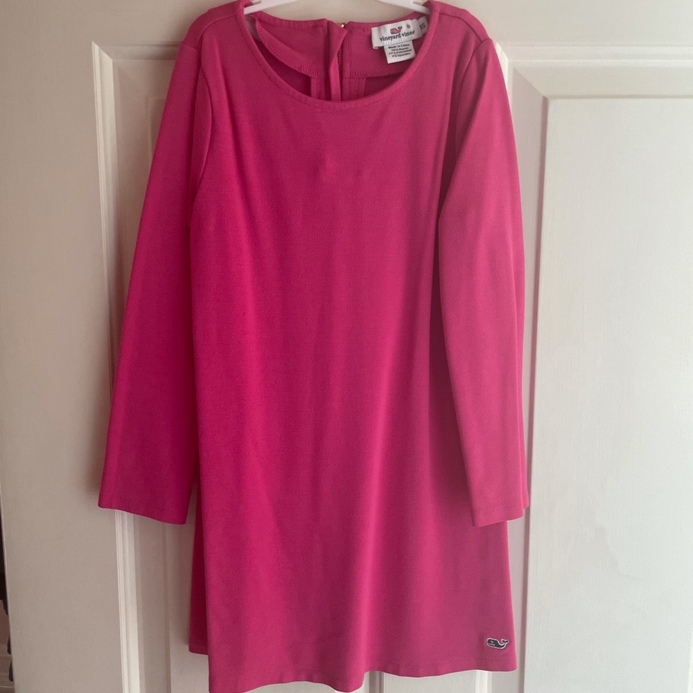 Vineyard Vines girls dress size xs. Hot pink.